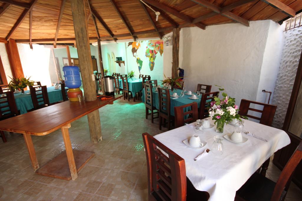 Hostal La Gran Tortuga Puerto Villamil Exterior foto